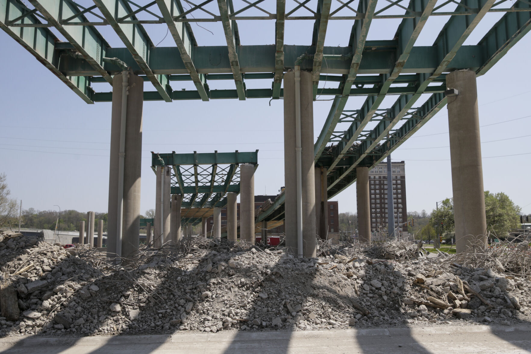050922-qc-nws-bridge-03.jpg